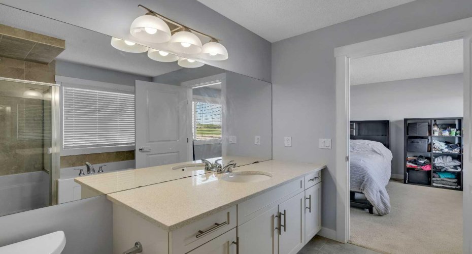 Full 4pc ensuite.