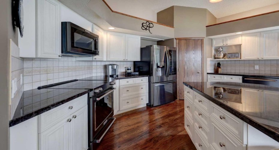 321 Gleneagles View, Cochrane, Alberta T4C 1P4, 3 Bedrooms Bedrooms, ,3 BathroomsBathrooms,Residential,For Sale,Gleneagles,A2320169