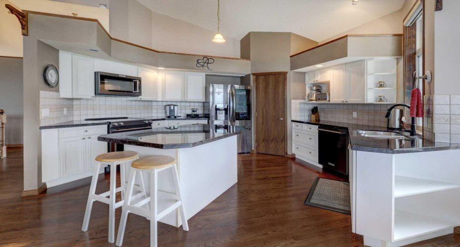 321 Gleneagles View, Cochrane, Alberta T4C 1P4, 3 Bedrooms Bedrooms, ,3 BathroomsBathrooms,Residential,For Sale,Gleneagles,A2320169