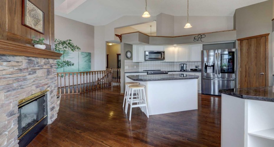 321 Gleneagles View, Cochrane, Alberta T4C 1P4, 3 Bedrooms Bedrooms, ,3 BathroomsBathrooms,Residential,For Sale,Gleneagles,A2320169