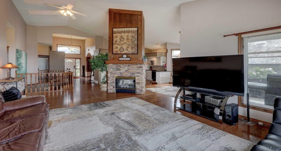 321 Gleneagles View, Cochrane, Alberta T4C 1P4, 3 Bedrooms Bedrooms, ,3 BathroomsBathrooms,Residential,For Sale,Gleneagles,A2320169