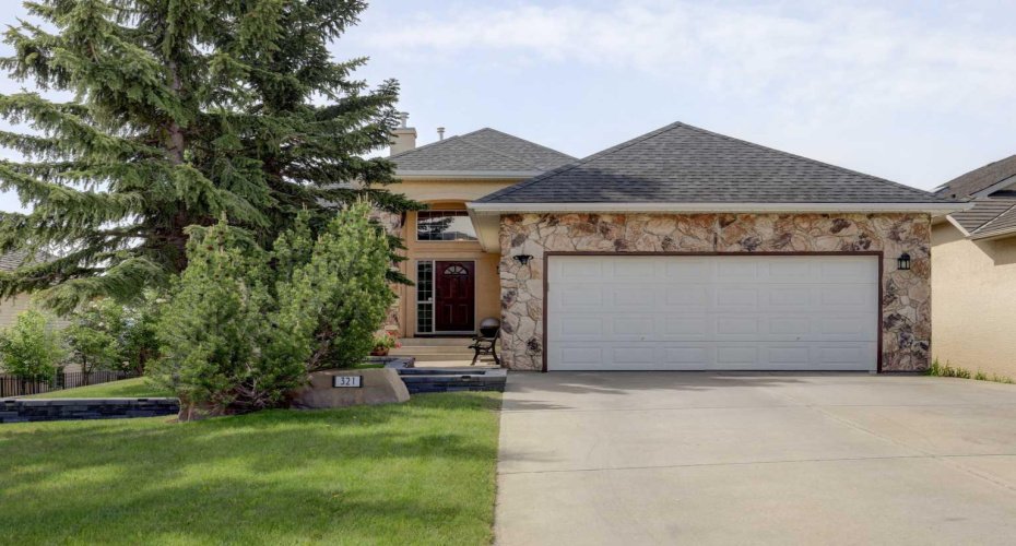 321 Gleneagles View, Cochrane, Alberta T4C 1P4, 3 Bedrooms Bedrooms, ,3 BathroomsBathrooms,Residential,For Sale,Gleneagles,A2320169