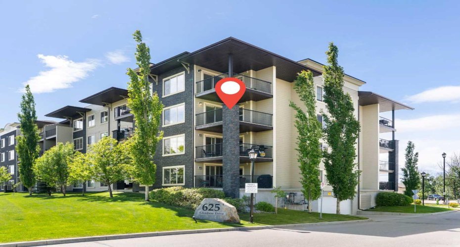 Private 3rd Floor Corner Unit