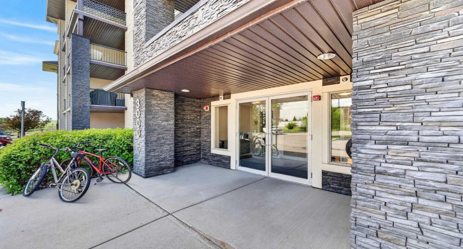 625 Glenbow Drive, Cochrane, Alberta T4C 0S9, 2 Bedrooms Bedrooms, ,2 BathroomsBathrooms,Residential,For Sale,Glenbow,A2320390