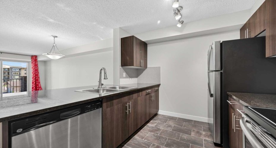 625 Glenbow Drive, Cochrane, Alberta T4C 0S9, 2 Bedrooms Bedrooms, ,2 BathroomsBathrooms,Residential,For Sale,Glenbow,A2320390