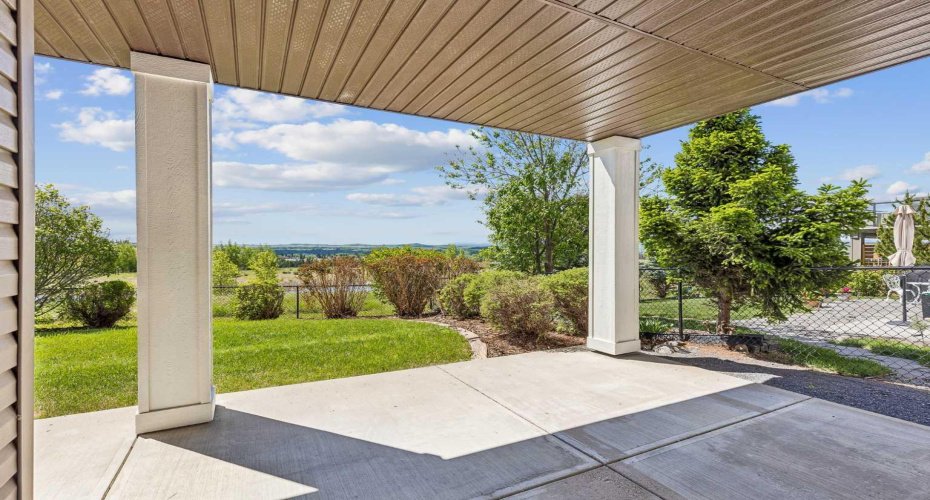 Walkout patio