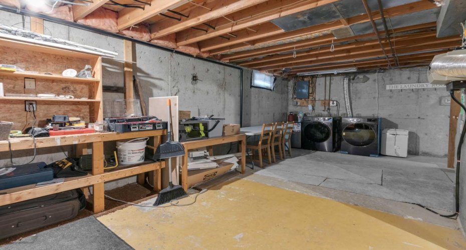 Utility Room offering ample Storage Space