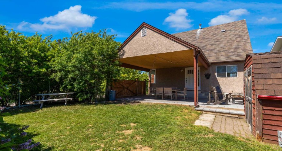 2 Crocus Crescent, Cochrane, Alberta T4C1E2, 3 Bedrooms Bedrooms, ,2 BathroomsBathrooms,Residential,For Sale,Crocus,A2319600