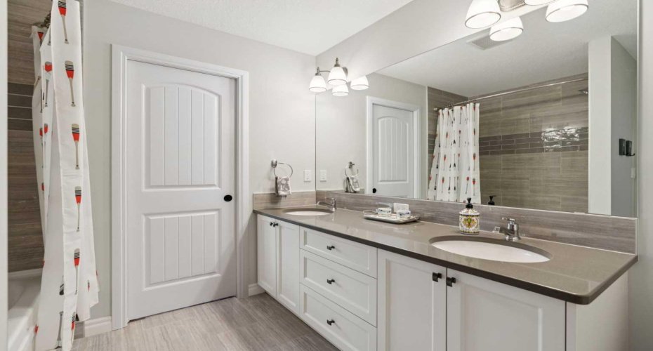 14 Riviera View, Cochrane, Alberta T4C 0Y7, 3 Bedroom Bedrooms, 0 ,4 BathroomBathrooms,Residential,For Sale,Riviera,0,A2321285
