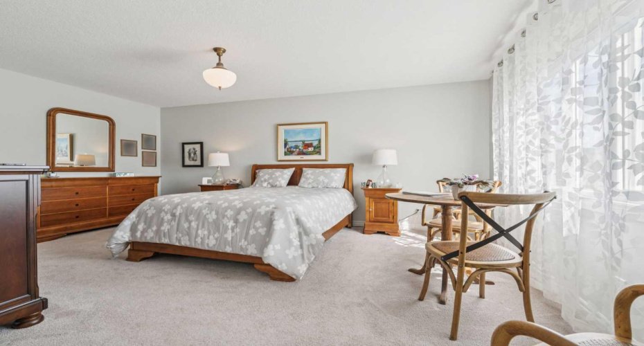 14 Riviera View, Cochrane, Alberta T4C 0Y7, 3 Bedroom Bedrooms, 0 ,4 BathroomBathrooms,Residential,For Sale,Riviera,0,A2321285