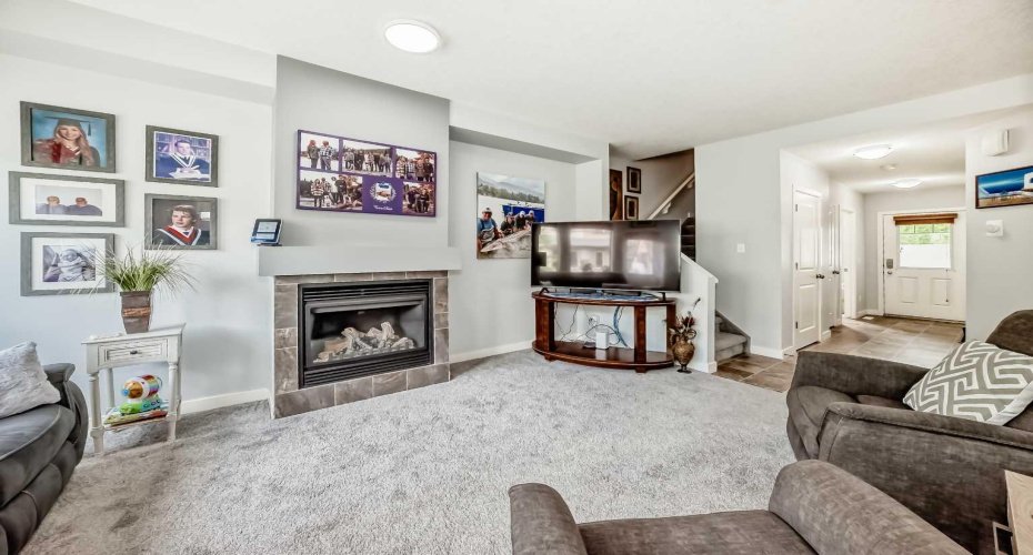 413 River Avenue, Cochrane, Alberta T4C 0N9, 2 Bedrooms Bedrooms, ,3 BathroomsBathrooms,Residential,For Sale,River,A2321591