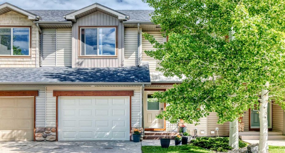 413 River Avenue, Cochrane, Alberta T4C 0N9, 2 Bedrooms Bedrooms, ,3 BathroomsBathrooms,Residential,For Sale,River,A2321591