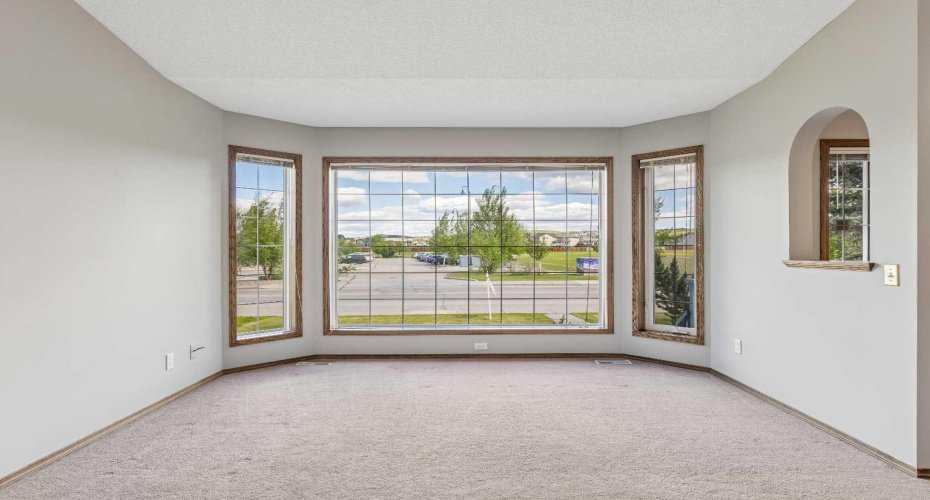 121 Quigley Drive, Cochrane, Alberta T4C1R1, 3 Bedroom Bedrooms, 0 ,3 BathroomBathrooms,Residential,For Sale,Quigley,0,A2317758