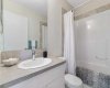 Main upper 4-piece bath
