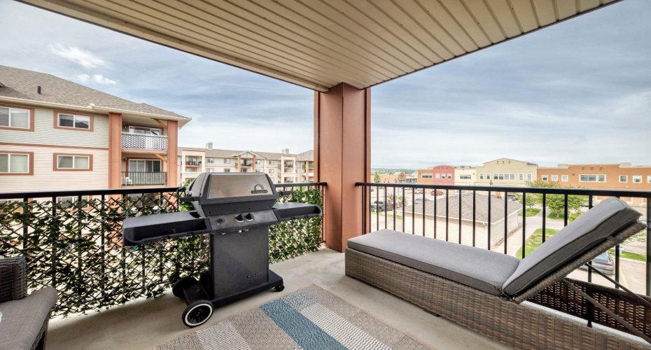 West facing mountain views