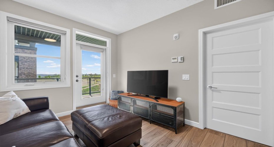 80 Greenbriar Place, Calgary, Alberta T3B 6J4, 1 Bedroom Bedrooms, ,1 BathroomBathrooms,Residential,For Sale,Greenbriar,A2320642