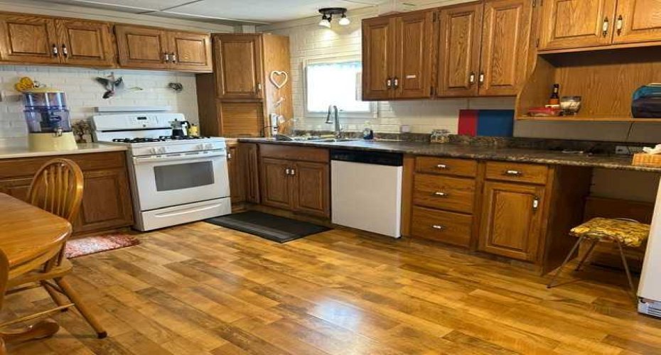 56 Greenbrook Village, Brooks, Alberta T1R 0R7, 2 Bedrooms Bedrooms, ,1 BathroomBathrooms,Mobile,For Sale,Greenbrook,A2320653