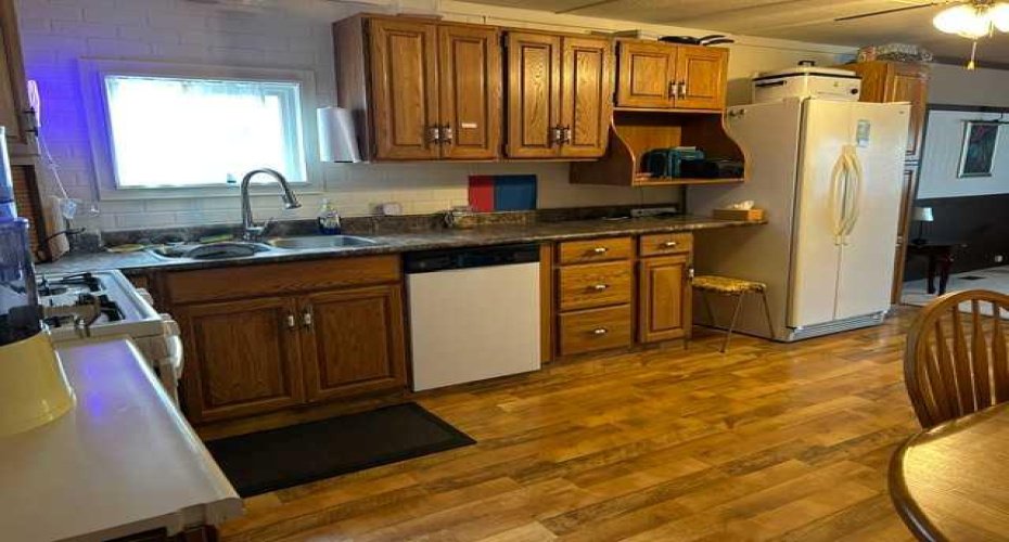 56 Greenbrook Village, Brooks, Alberta T1R 0R7, 2 Bedrooms Bedrooms, ,1 BathroomBathrooms,Mobile,For Sale,Greenbrook,A2320653