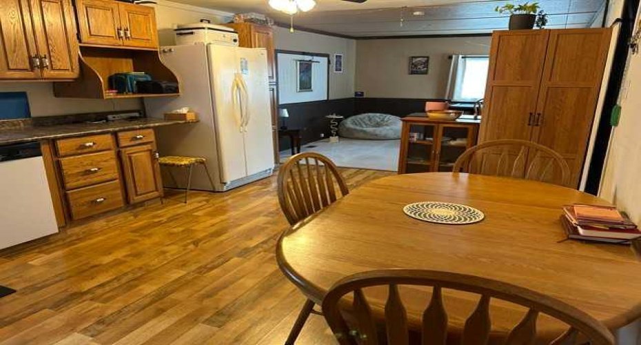 extra cabinets included