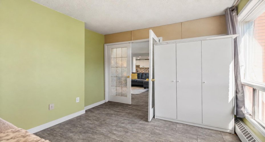 1334 14 Avenue, Calgary, Alberta T3C 0W2, 2 Bedrooms Bedrooms, ,2 BathroomsBathrooms,Residential,For Sale,14,A2320744
