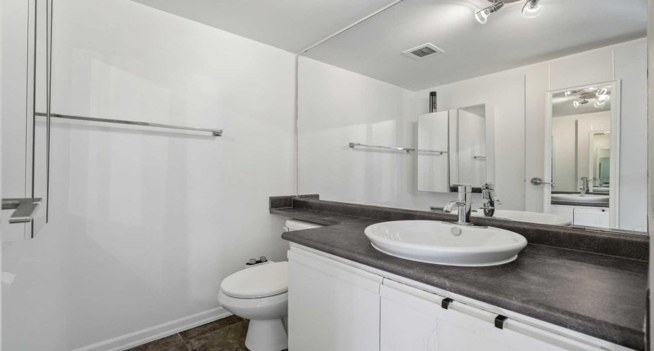 1334 14 Avenue, Calgary, Alberta T3C 0W2, 2 Bedrooms Bedrooms, ,2 BathroomsBathrooms,Residential,For Sale,14,A2320744