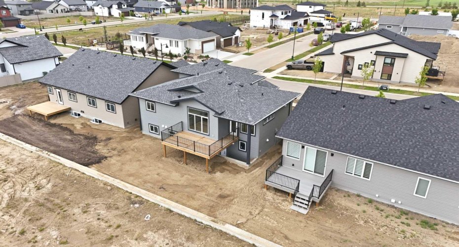 13 Tranter Street, Red Deer, Alberta T4P 0Y9, 3 Bedrooms Bedrooms, ,2 BathroomsBathrooms,Residential,For Sale,Tranter,A2320776