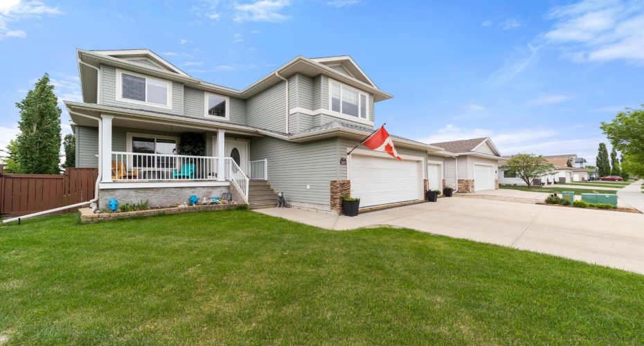 2605 57 Street, Camrose, Alberta T4V 1T2, 5 Bedrooms Bedrooms, ,4 BathroomsBathrooms,Residential,For Sale,57,A2320777