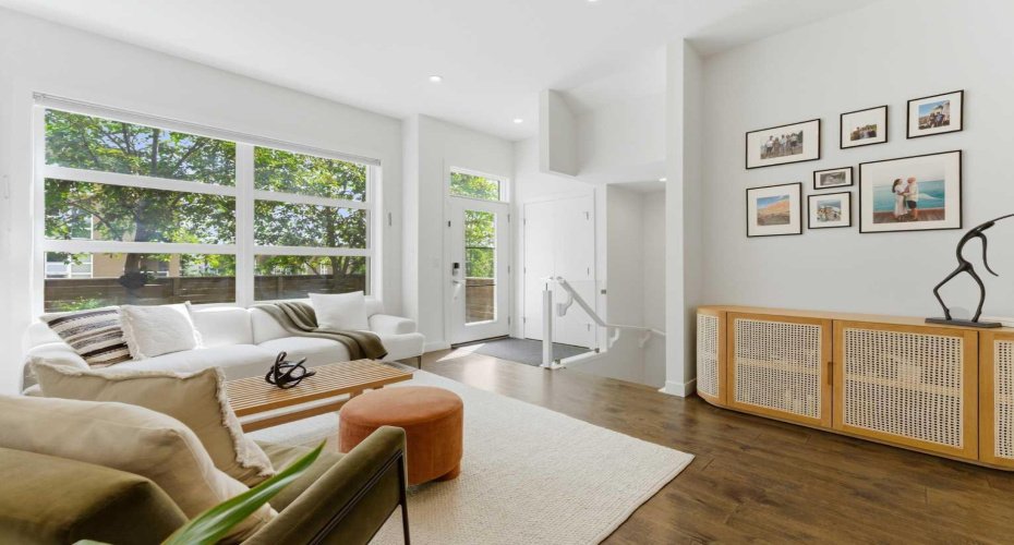 So much natural light!