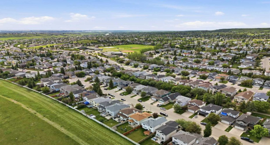 90 Hidden Ranch Terrace, Calgary, Alberta T3A 5Z4, 3 Bedrooms Bedrooms, ,3 BathroomsBathrooms,Residential,For Sale,Hidden Ranch,A2321487