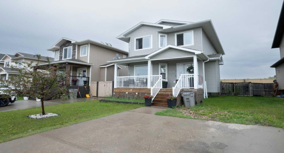 7406 91 Street, Grande Prairie, Alberta T8X 0J1, 3 Bedrooms Bedrooms, ,4 BathroomsBathrooms,Residential,For Sale,91,A2321531