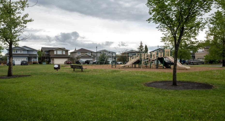 7406 91 Street, Grande Prairie, Alberta T8X 0J1, 3 Bedrooms Bedrooms, ,4 BathroomsBathrooms,Residential,For Sale,91,A2321531