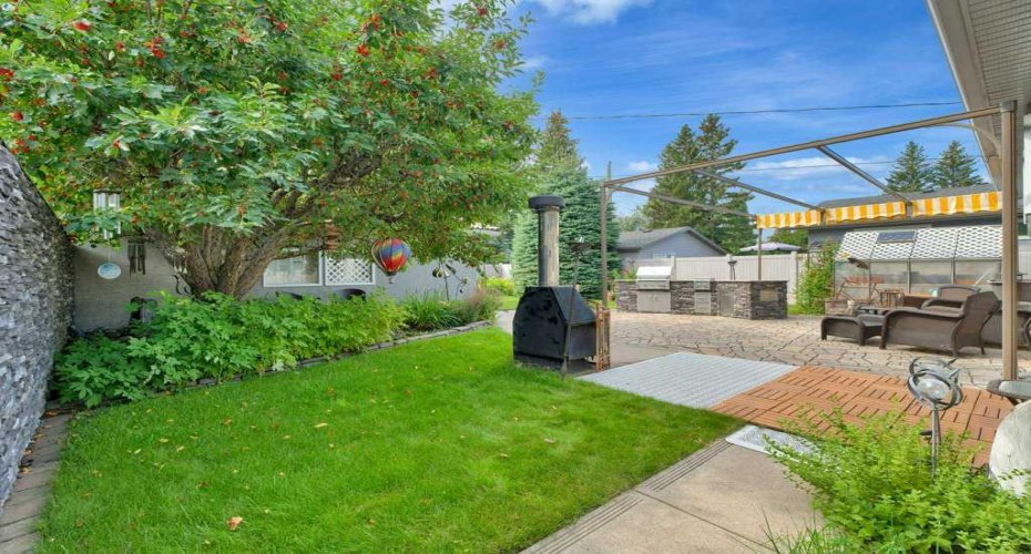 2843 Cedar Ridge Drive, Calgary, Alberta T2W 2B2, 3 Bedrooms Bedrooms, ,3 BathroomsBathrooms,Residential,For Sale,Cedar Ridge,A2321532