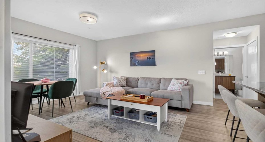 4 Sage Hill Terrace, Calgary, Alberta T3R 0W4, 2 Bedrooms Bedrooms, ,2 BathroomsBathrooms,Residential,For Sale,Sage Hill,A2321571