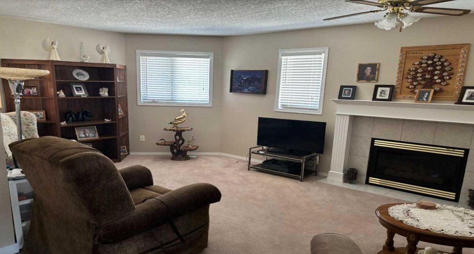 716 Centre Street, Vulcan, Alberta T0L 2B0, 2 Bedrooms Bedrooms, ,2 BathroomsBathrooms,Residential,For Sale,Centre,A2321578