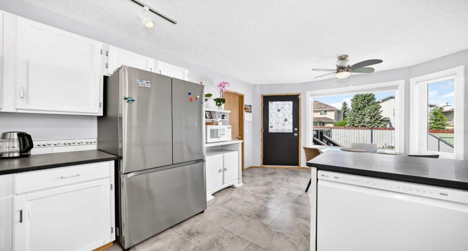 47 Harvest Glen Rise, Calgary, Alberta T3K4C1, 4 Bedrooms Bedrooms, ,3 BathroomsBathrooms,Residential,For Sale,Harvest Glen,A2321581