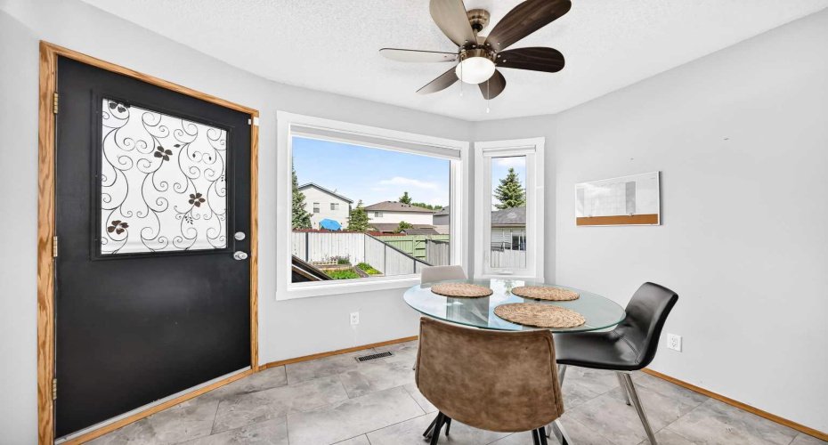47 Harvest Glen Rise, Calgary, Alberta T3K4C1, 4 Bedrooms Bedrooms, ,3 BathroomsBathrooms,Residential,For Sale,Harvest Glen,A2321581