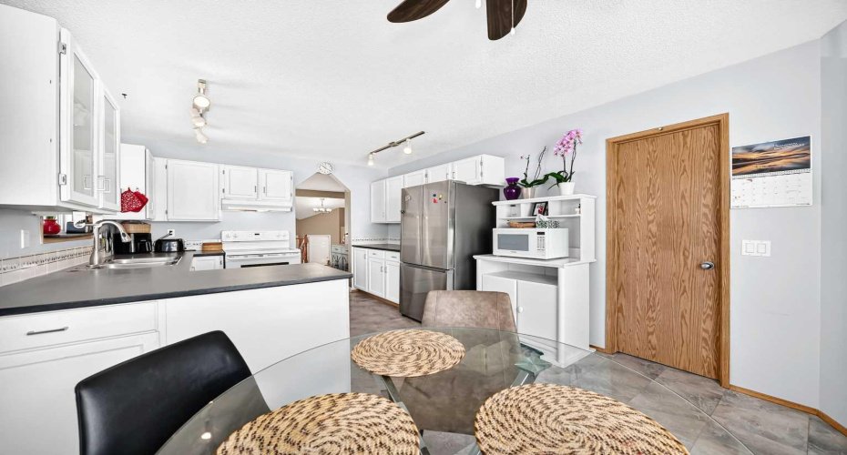 47 Harvest Glen Rise, Calgary, Alberta T3K4C1, 4 Bedrooms Bedrooms, ,3 BathroomsBathrooms,Residential,For Sale,Harvest Glen,A2321581