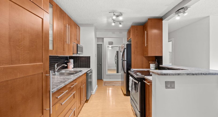 924 18 Avenue, Calgary, Alberta T2T 0H1, 1 Bedroom Bedrooms, ,1 BathroomBathrooms,Residential,For Sale,18,A2321646