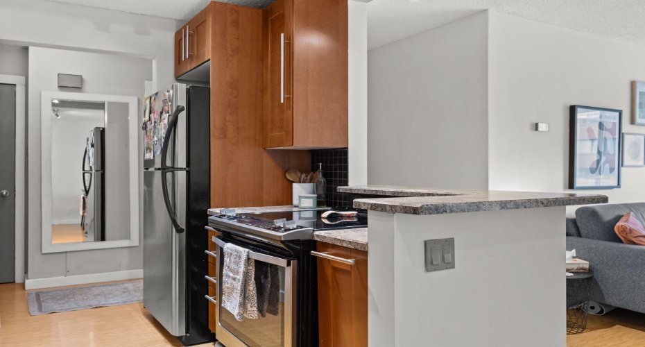 924 18 Avenue, Calgary, Alberta T2T 0H1, 1 Bedroom Bedrooms, ,1 BathroomBathrooms,Residential,For Sale,18,A2321646
