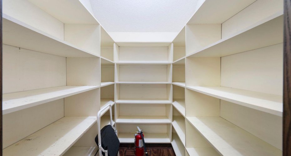 Walk in Pantry