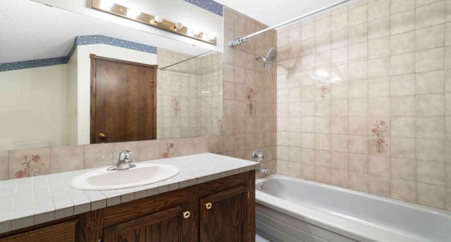 Bathroom-Upper level
