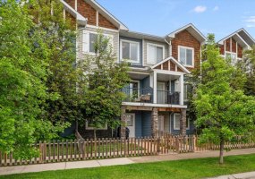 2802 Kings Heights Gate, Airdrie, Alberta T4A 0T3, 2 Bedrooms Bedrooms, ,3 BathroomsBathrooms,Residential,For Sale,Kings Heights,A2319918