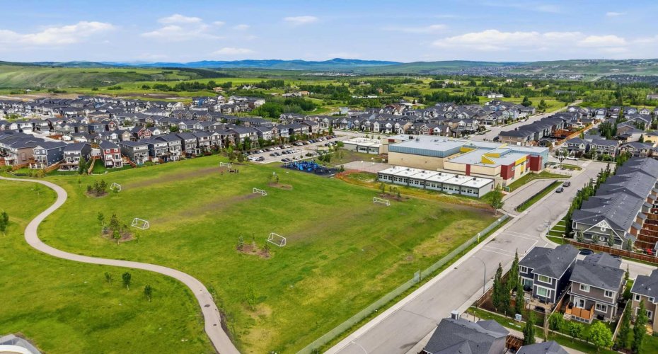 Schools and parks walking distance