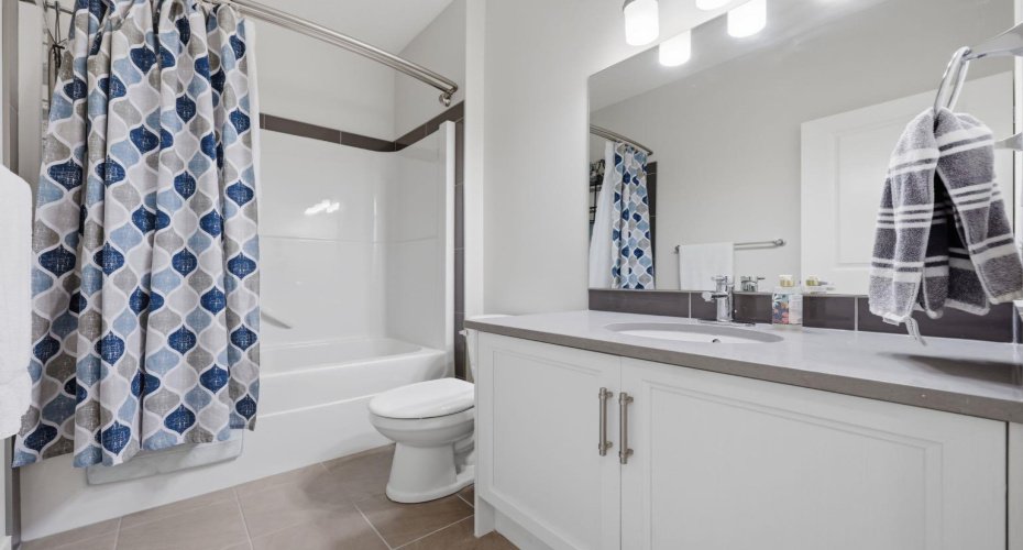 250 Fireside View, Cochrane, Alberta T4C2M2, 2 Bedrooms Bedrooms, ,2 BathroomsBathrooms,Residential,For Sale,Fireside,A2322850