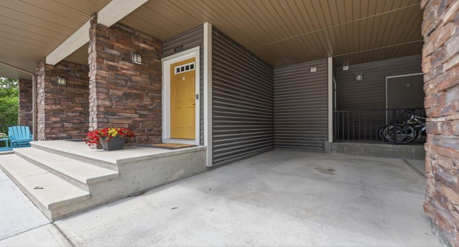 250 Fireside View, Cochrane, Alberta T4C2M2, 2 Bedrooms Bedrooms, ,2 BathroomsBathrooms,Residential,For Sale,Fireside,A2322850