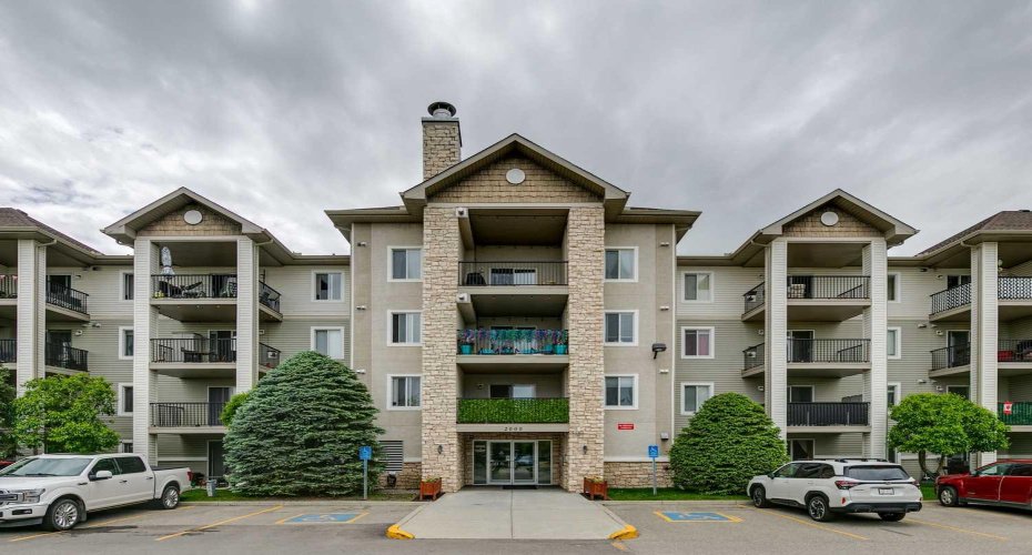 12 Cimarron Common, Okotoks, Alberta T1S 2G1, 2 Bedrooms Bedrooms, ,2 BathroomsBathrooms,Residential,For Sale,Cimarron,A2321714
