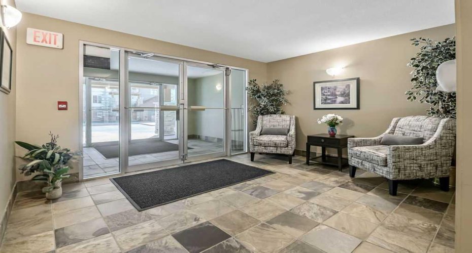 92 Crystal Shores Road, Okotoks, Alberta T1S2N1, 2 Bedrooms Bedrooms, ,2 BathroomsBathrooms,Residential,For Sale,Crystal Shores,A2322020