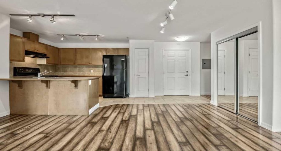 92 Crystal Shores Road, Okotoks, Alberta T1S2N1, 2 Bedrooms Bedrooms, ,2 BathroomsBathrooms,Residential,For Sale,Crystal Shores,A2322020