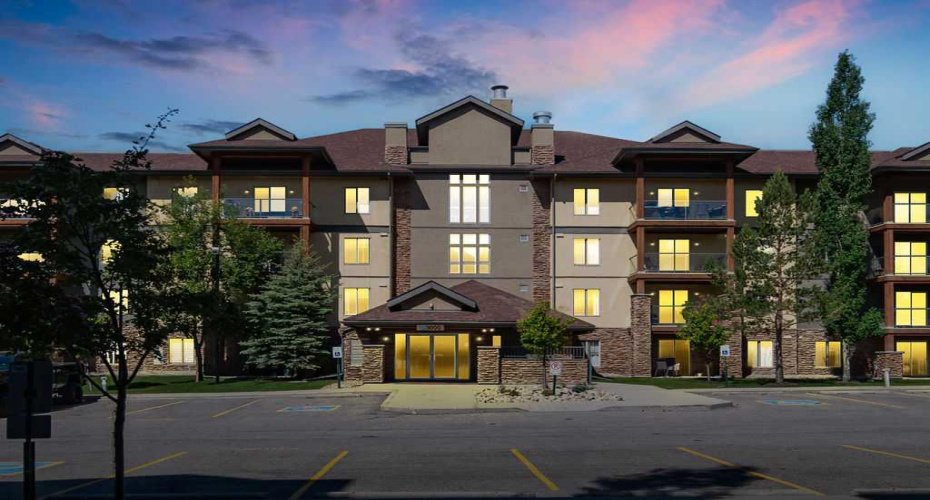 92 Crystal Shores Road, Okotoks, Alberta T1S2N1, 2 Bedrooms Bedrooms, ,2 BathroomsBathrooms,Residential,For Sale,Crystal Shores,A2322020