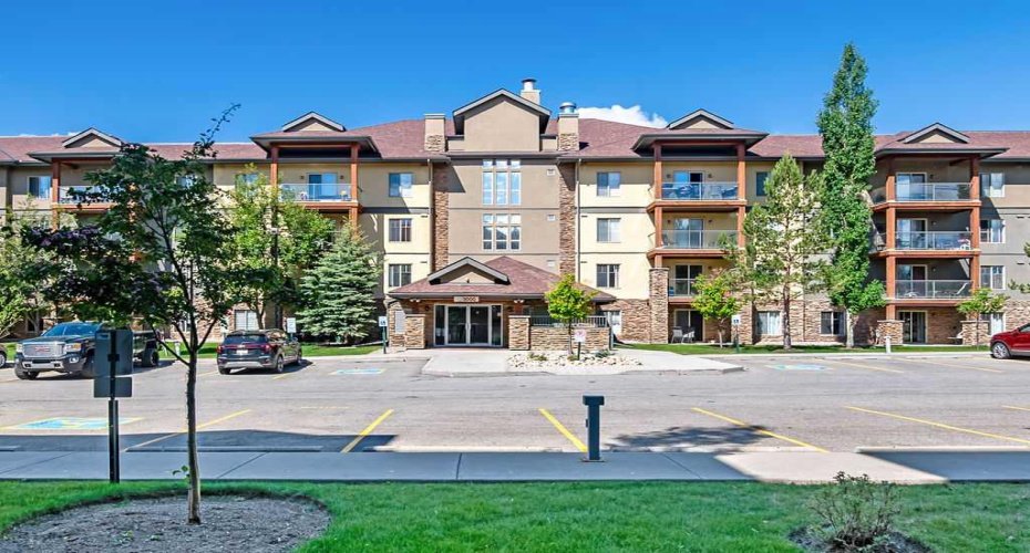 92 Crystal Shores Road, Okotoks, Alberta T1S2N1, 2 Bedrooms Bedrooms, ,2 BathroomsBathrooms,Residential,For Sale,Crystal Shores,A2322020